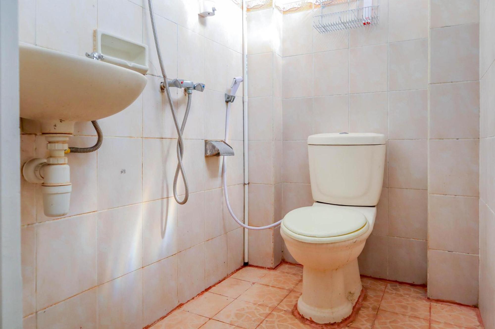 Oyo 1111 Pasar Baru Inn Jakarta Ngoại thất bức ảnh