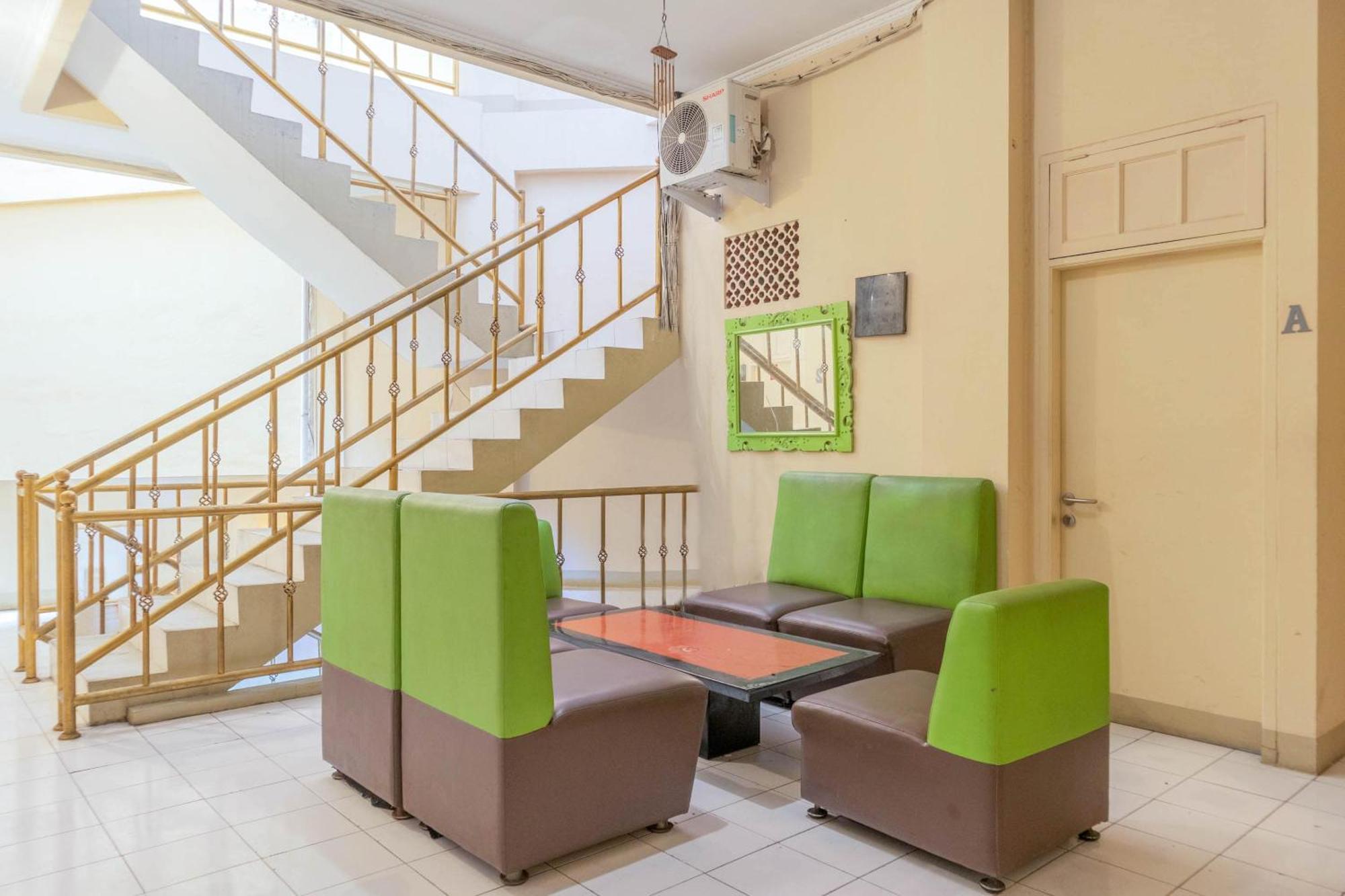 Oyo 1111 Pasar Baru Inn Jakarta Ngoại thất bức ảnh